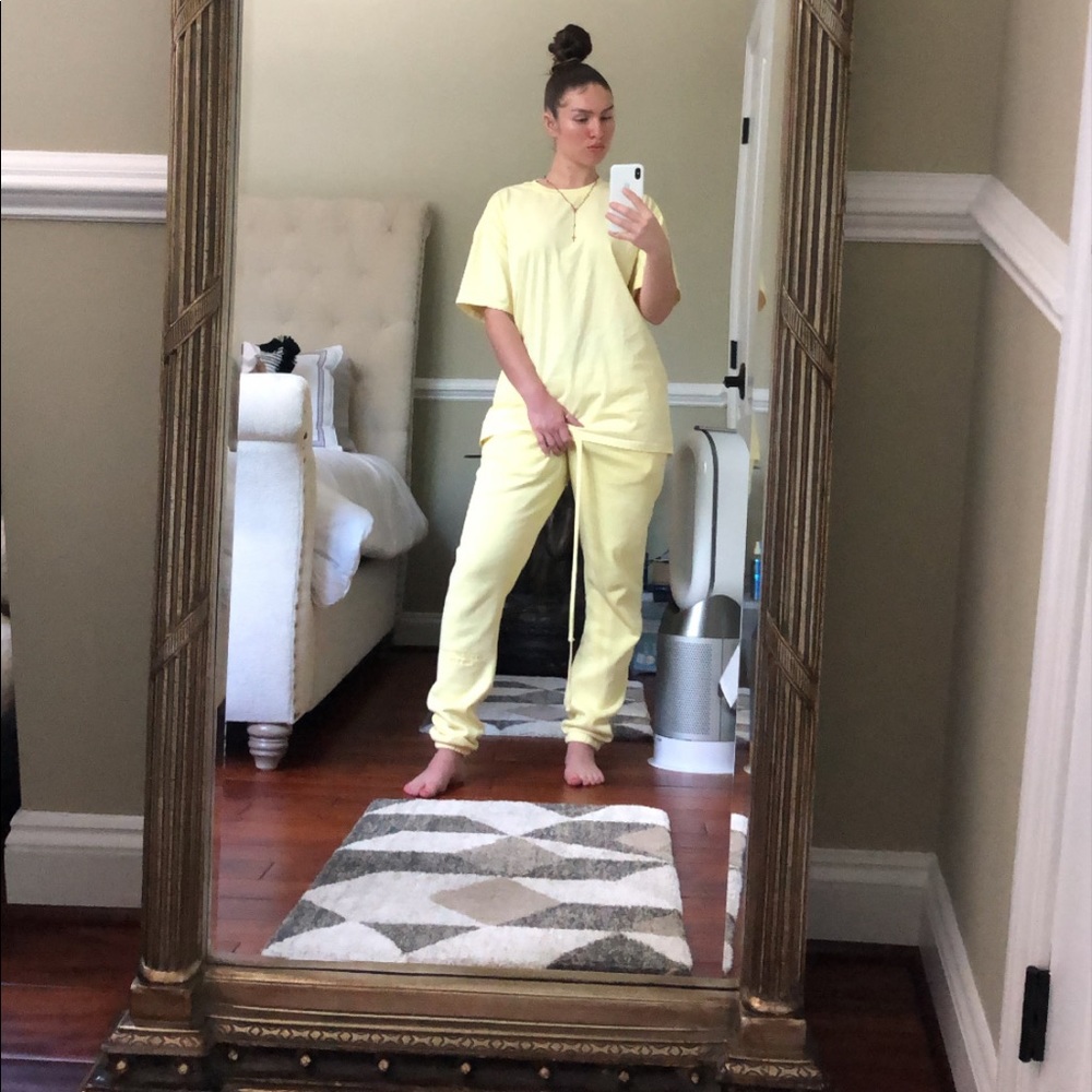 Fear of God Essentials Joggers Tee